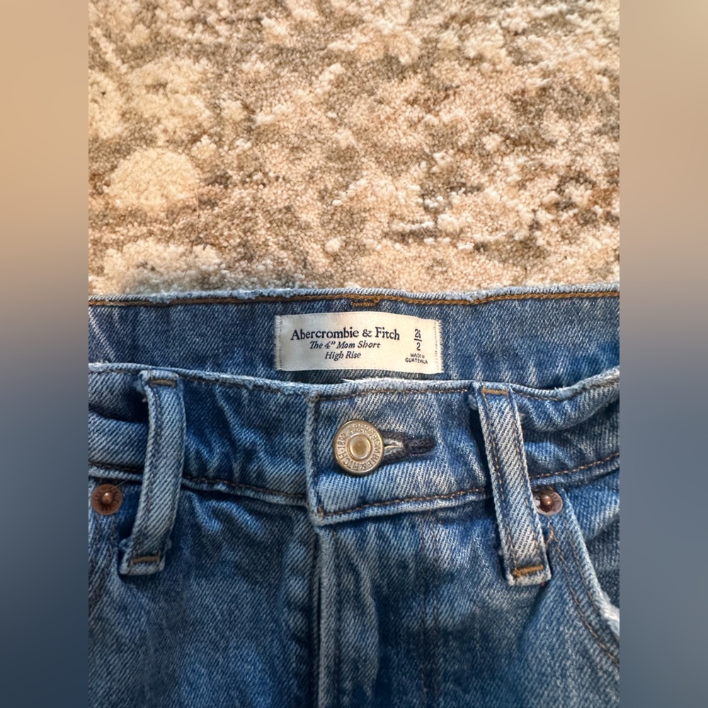 Abercrombie & Fitch High Rise Mom Shorts - 4 inch - Picture 5 of 7